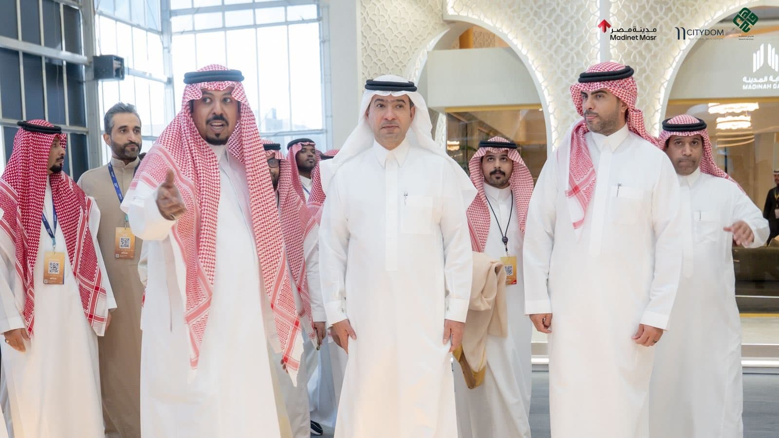 زيارة وزير البلديات والإسكان والرئيس التنفيذي للهيئة العامة للعقار لجناح وهيج العقارية